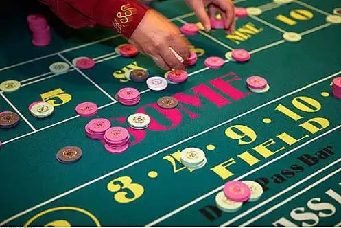 Grid permainan casino dan slot di platform 13t yang mudah diakses dari ponsel